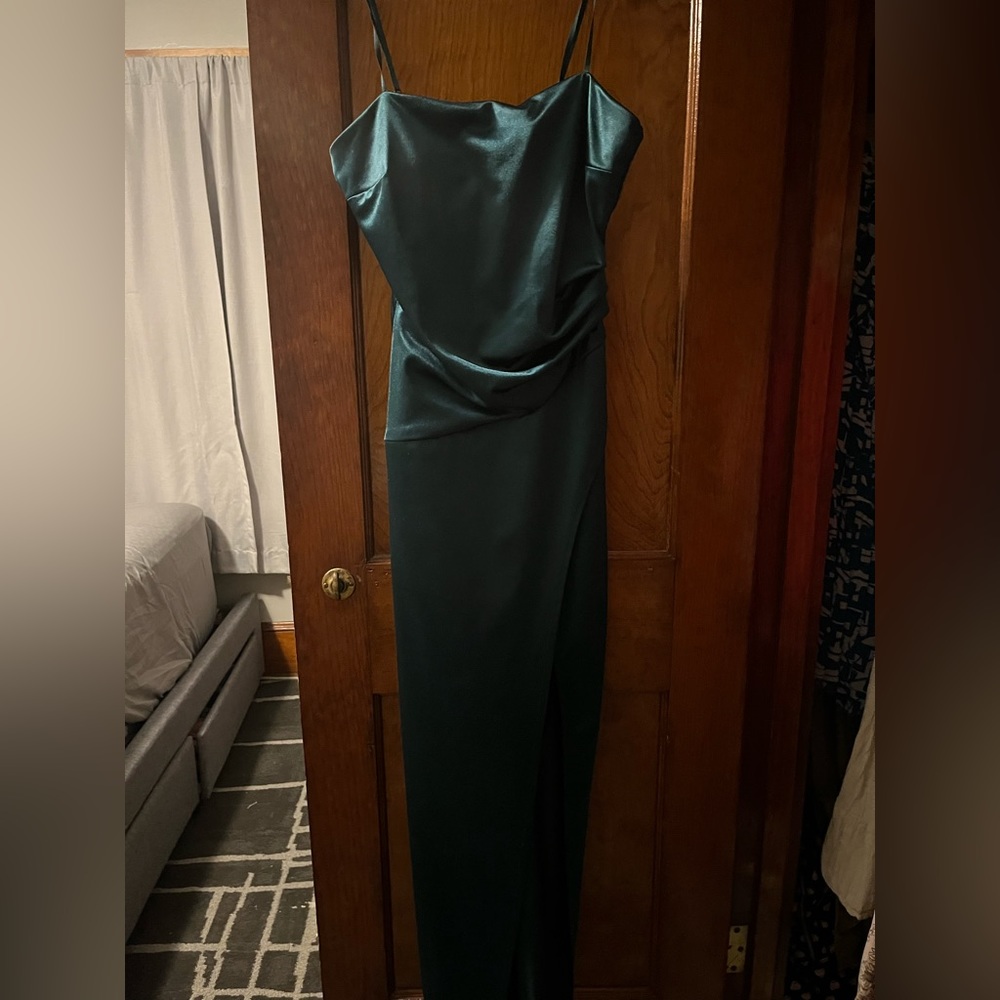 green dress